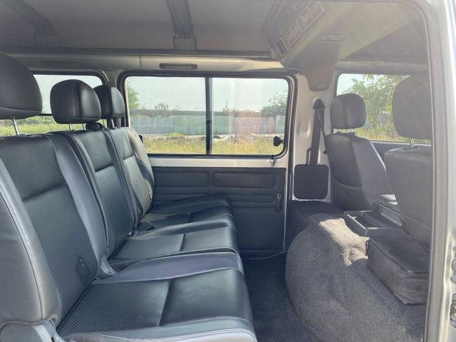 自排 超稀有 僅跑3萬  8人座  第19張相片