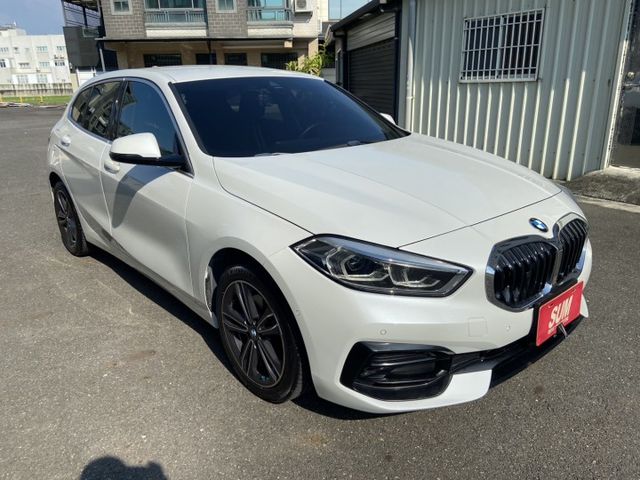 2019 118i 一手女用美車 坐上去立馬變辣妹 改款大銀幕  第2張相片