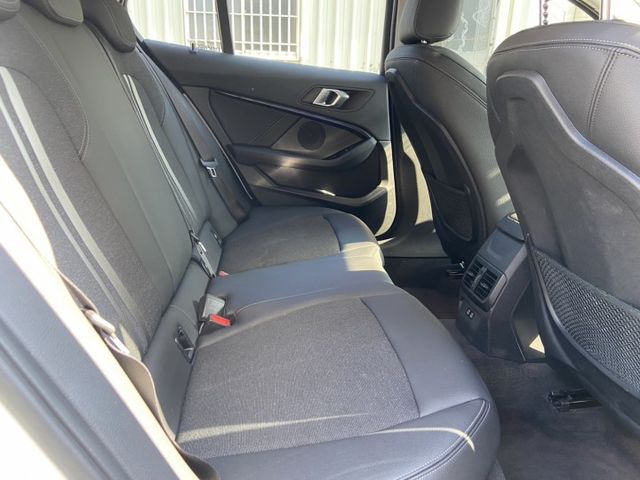 2019 118i 一手女用美車 坐上去立馬變辣妹 改款大銀幕  第13張相片