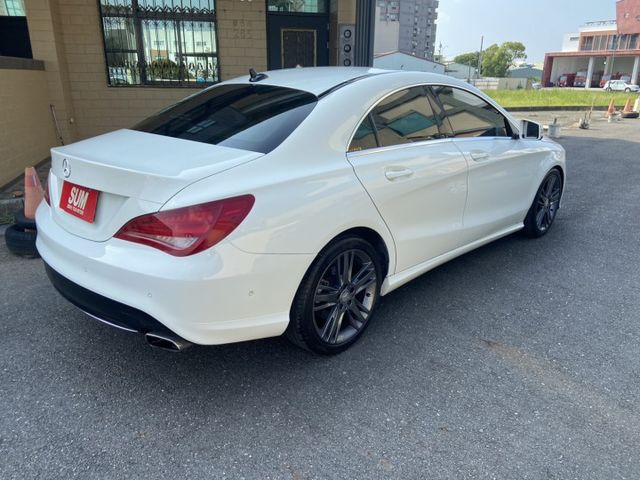 2015 CLA200 無框玻璃 帥氣度滿分  原版認證車  第18張相片