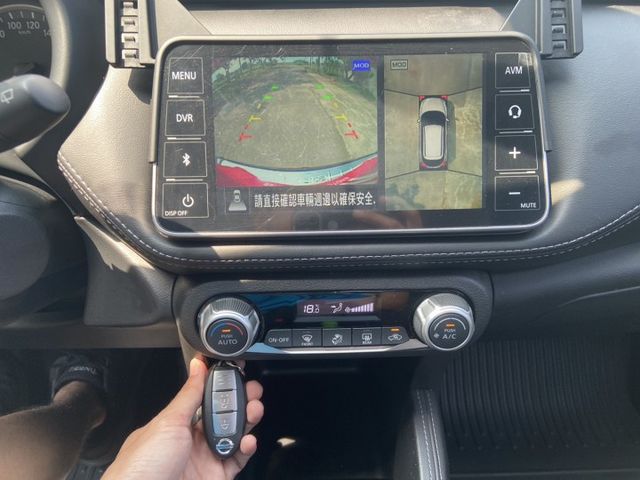 2020 日產 KICKS 都市小休旅首選 配備基本滿 買車送全車隔熱紙OR保養乙次  第9張相片