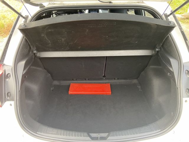 2020年 大鴨 內裝保養良好 代步省油省稅  第12張相片