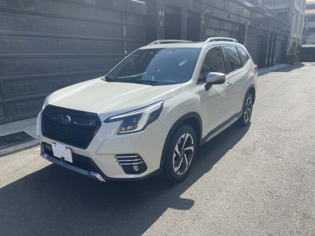 2024 i-s 頂級版 4WD 豪華房車 一家人出去旅遊爬山都不是問題 完整lv2  第1張相片