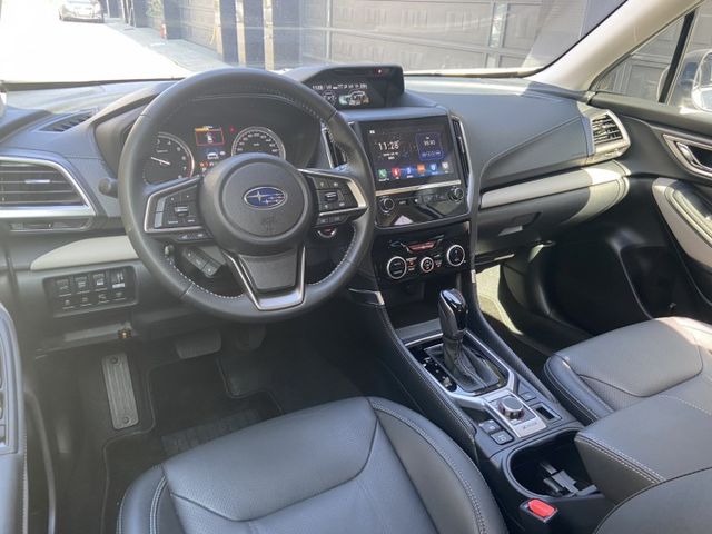 2024 i-s 頂級版 4WD 豪華房車 一家人出去旅遊爬山都不是問題 完整lv2  第15張相片