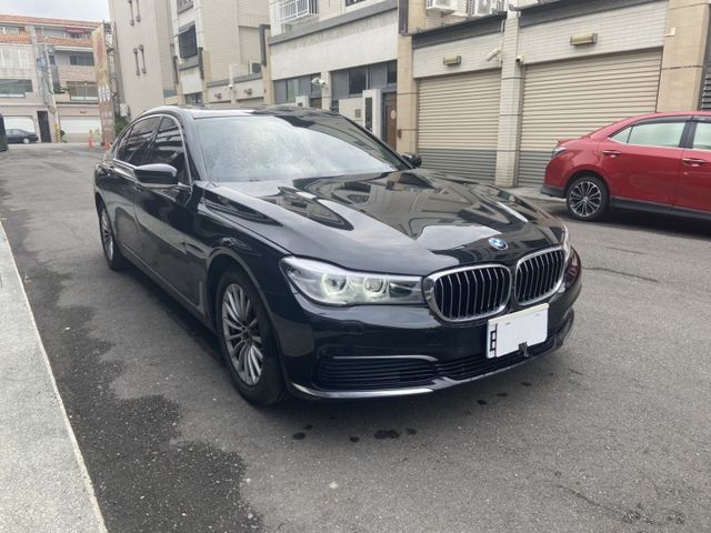 730LD 長軸版 市場沒車 有實力有品味的老闆 開過就懂他的好 襯托沉穩與低調的品味  第3張相片