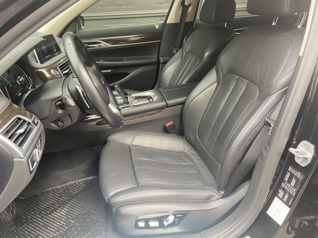 730LD 長軸版 市場沒車 有實力有品味的老闆 開過就懂他的好 襯托沉穩與低調的品味  第14張相片