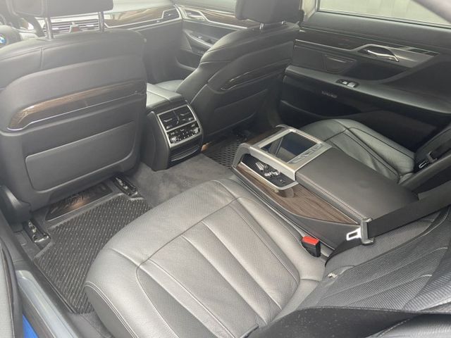 730LD 長軸版 市場沒車 有實力有品味的老闆 開過就懂他的好 襯托沉穩與低調的品味  第16張相片