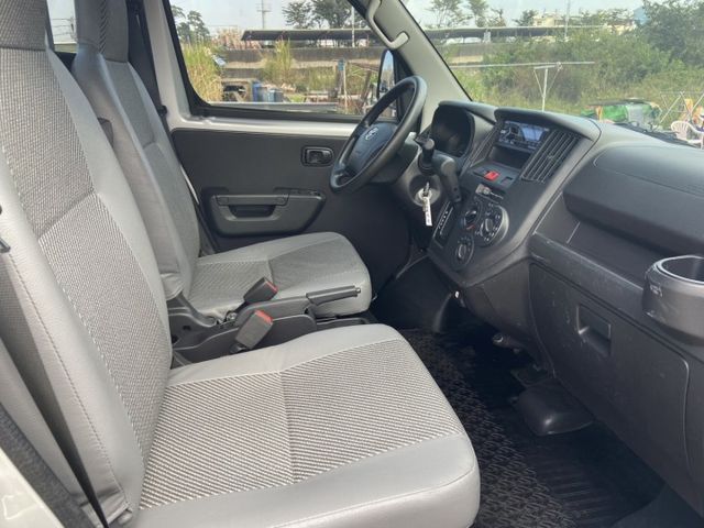 2024 自排小貨車 省油耐操 原廠保養 車況穩當當  第9張相片