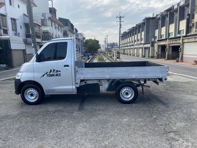 2024 自排小貨車 省油耐操 原廠保養 車況穩當當  第15張相片