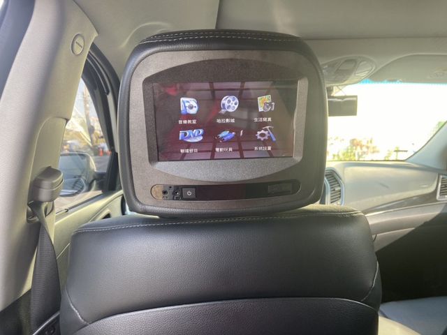 2014 聖塔非5+2 全景天窗 定速 雙區恆溫 數位電視 倒車影像 IK 電動座椅 認證車  第15張相片