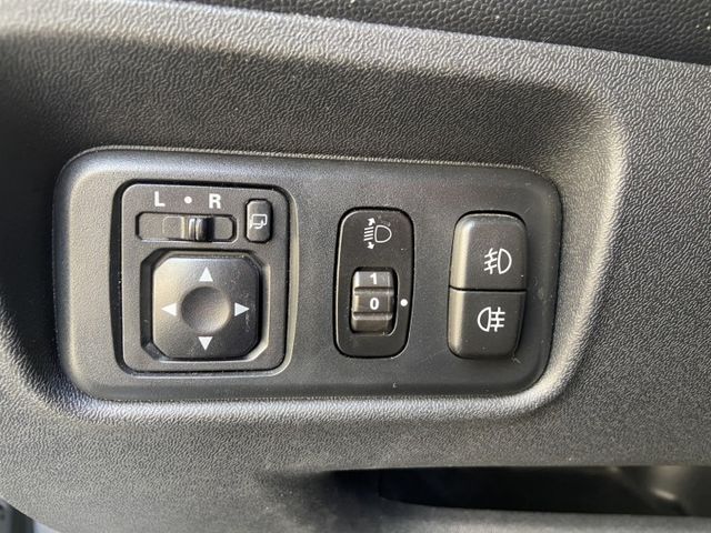 2018 可魯多 IK 盲點 摸們 定速 方向盤快控 倒車影像 電動尾門 可車換車  第8張相片