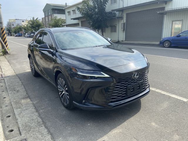 2023 RX350H 豪華房車內外超漂亮 配備滿 ACC/抬頭顯示器/盲點偵測/摸們/雙前通風加熱座椅/3區恆溫/電動  第3張相片