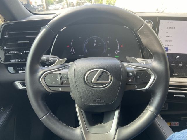 2023 RX350H 豪華房車內外超漂亮 配備滿 ACC/抬頭顯示器/盲點偵測/摸們/雙前通風加熱座椅/3區恆溫/電動  第4張相片