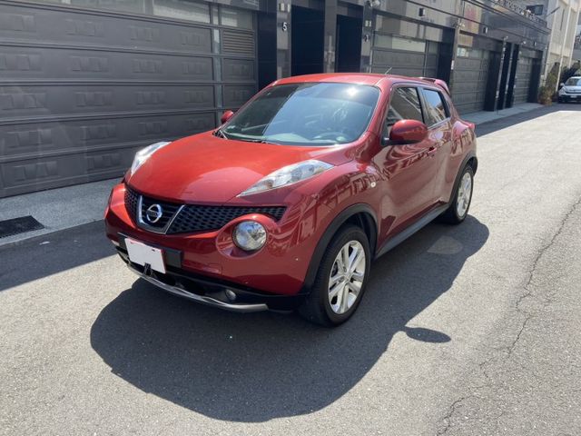 juke 認證 4WD 全原廠保養 定速 ik免鑰駛啟動 數位電視 倒顯 雙前座電熱椅 給你最優質的車況  第1張相片