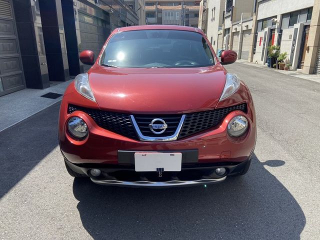 juke 認證 4WD 全原廠保養 定速 ik免鑰駛啟動 數位電視 倒顯 雙前座電熱椅 給你最優質的車況  第2張相片