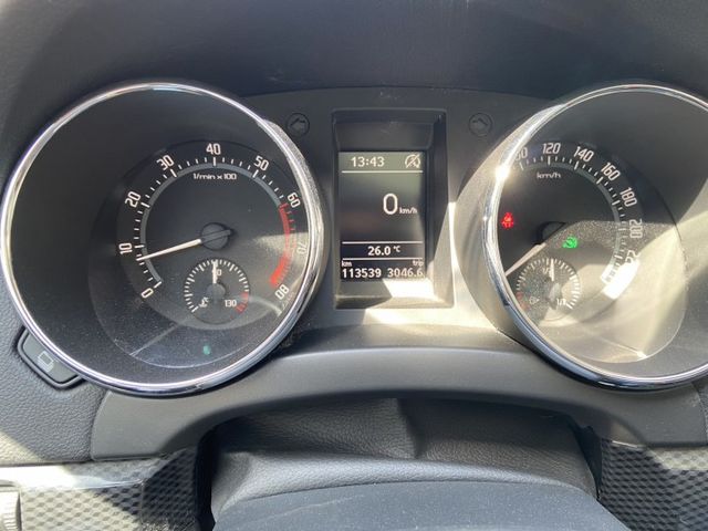 2016 YETI 1.2稅金 同級距SUV 空間最大 最安全搭載9安 全景天窗 第二排還有小餐桌 原廠保養 閥體已更新  第5張相片