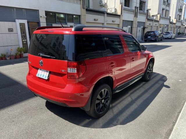 2016 YETI 1.2稅金 同級距SUV 空間最大 最安全搭載9安 全景天窗 第二排還有小餐桌 原廠保養 閥體已更新  第15張相片