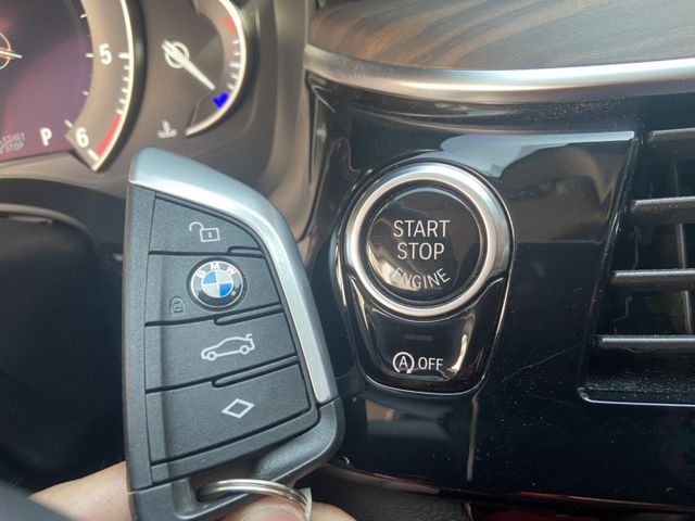 18年G30 520D 10.25大銀幕 氣氛燈 選配ACC跟車 車道維持 盲點 摸門 衛星導航 底盤優質無漏油  第8張相片