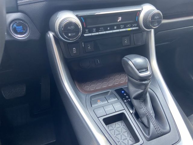 2020 RAV4 頂級旗艦版 全速域跟車 腳踢電尾門 360環景 升級安卓機 認證車 不用殺價就很便宜  第12張相片