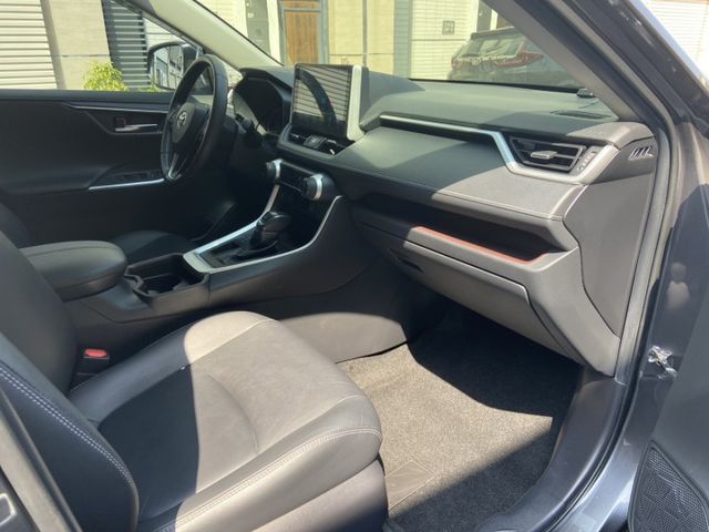 2020 RAV4 頂級旗艦版 全速域跟車 腳踢電尾門 360環景 升級安卓機 認證車 不用殺價就很便宜  第14張相片