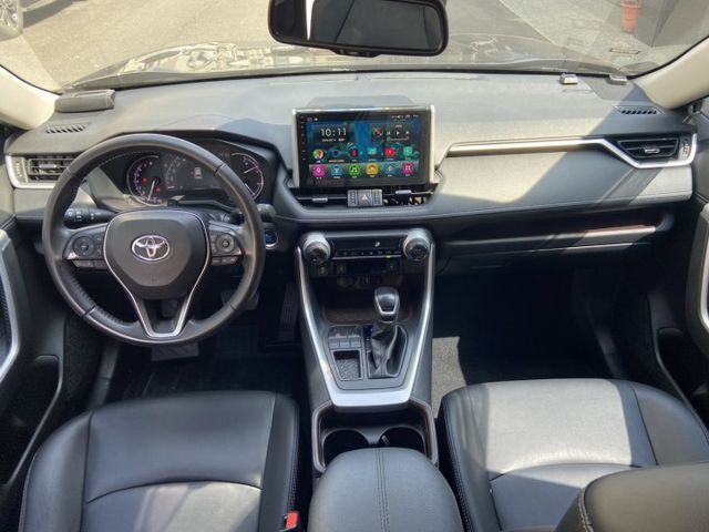 2020 RAV4 頂級旗艦版 全速域跟車 腳踢電尾門 360環景 升級安卓機 認證車 不用殺價就很便宜  第17張相片