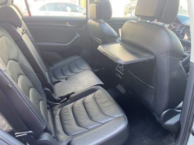 2019 2.0 4X4 完整LV2 全景天窗 正7人 360環景 自動停車 電動尾門 3區恆溫 配備滿  第13張相片