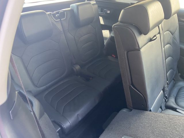 2019 2.0 4X4 完整LV2 全景天窗 正7人 360環景 自動停車 電動尾門 3區恆溫 配備滿  第14張相片