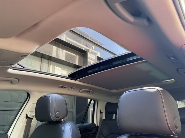 2019 2.0 4X4 完整LV2 全景天窗 正7人 360環景 自動停車 電動尾門 3區恆溫 配備滿  第18張相片