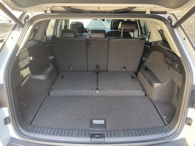 2019 2.0 4X4 完整LV2 全景天窗 正7人 360環景 自動停車 電動尾門 3區恆溫 配備滿  第19張相片