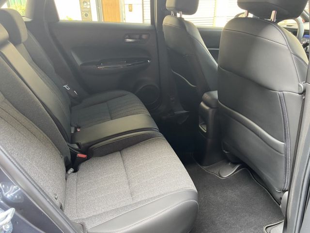 2024 油電FIT 標榜最省油 配備超滿 有升級原廠大包套件 不用殺價就很便宜 類新車 跑超級少  第15張相片