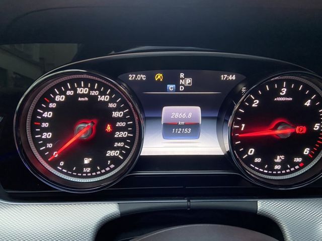 2016 E220D 認證車 64色氣氛燈 /定速/雙區恆溫/雙前座電動椅/高速長途超級省油/柴油渦輪  第5張相片