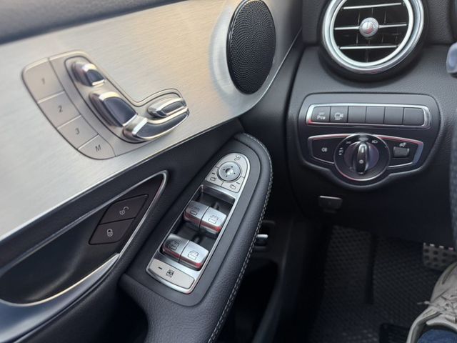 2017年 總代理 GLC250 4輪傳動 / 認證車 / 馬力200多P / 換檔撥片 / 定速 / 360環景 /  第8張相片