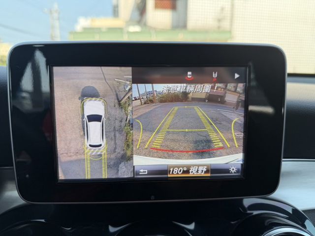 2017年 總代理 GLC250 4輪傳動 / 認證車 / 馬力200多P / 換檔撥片 / 定速 / 360環景 /  第10張相片