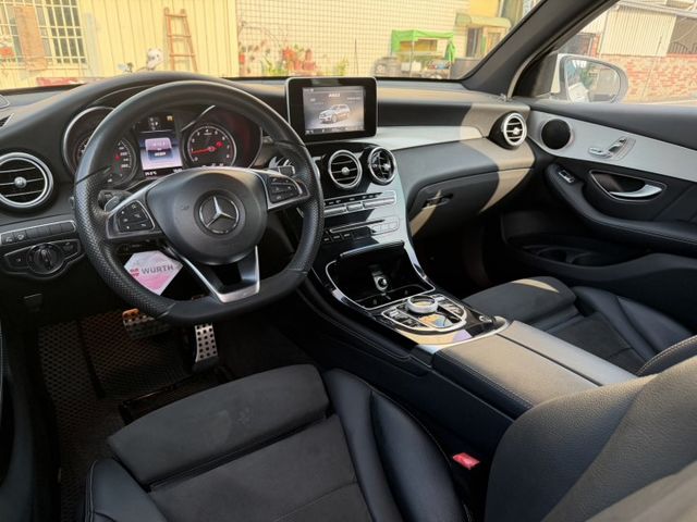 2017年 總代理 GLC250 4輪傳動 / 認證車 / 馬力200多P / 換檔撥片 / 定速 / 360環景 /  第14張相片