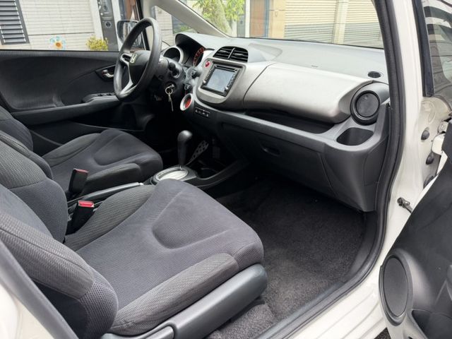 2011 FIT 熱門小車 定速 / 64分離 / 恆溫空調 / 省油代步超好用  第8張相片