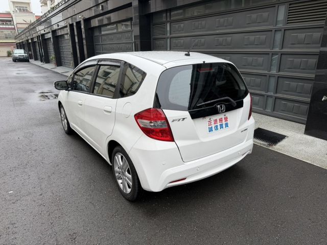 2011 FIT 熱門小車 定速 / 64分離 / 恆溫空調 / 省油代步超好用  第14張相片