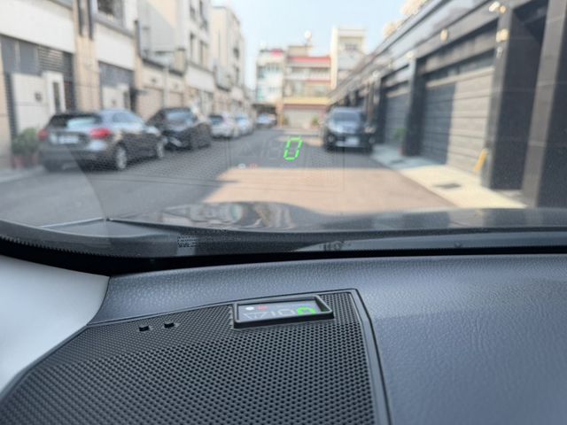 2017 RAV4 頂規 定速/ACC/電尾門/盲點/導航/電視/電動椅/恆溫/不用殺價就很便宜  第8張相片