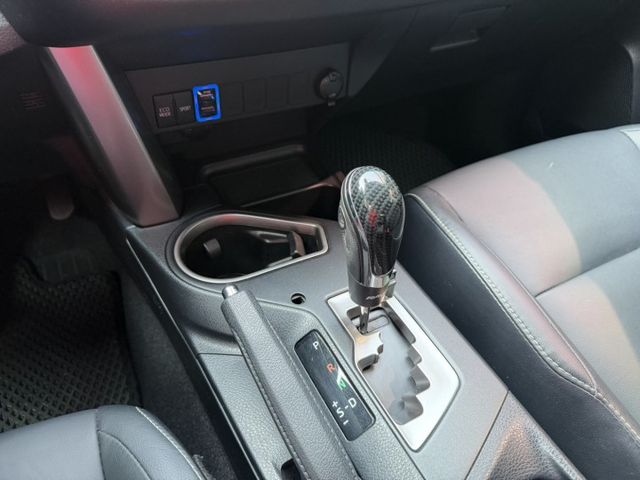 2017 RAV4 頂規 定速/ACC/電尾門/盲點/導航/電視/電動椅/恆溫/不用殺價就很便宜  第9張相片