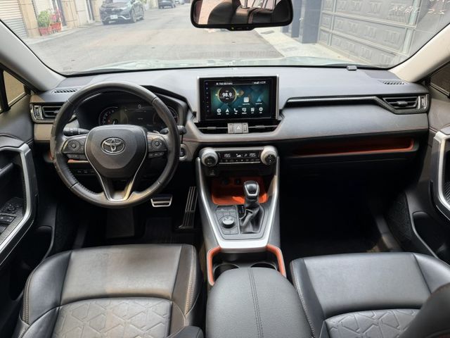 RAV4 Adventure 4WD 全景天窗/LV2輔助駕駛/盲點/電尾門/360環景/車側踏板/CARPLAY  第19張相片