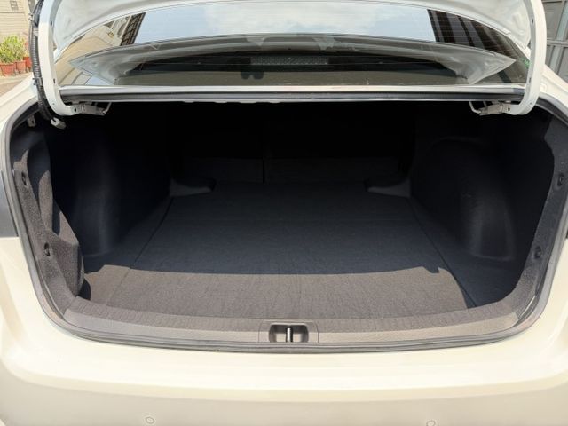 頂規豪華+ 認證原版 新車保固中 ACC/CARPLAY/盲點/摸門/270度環景/現省價差20多萬/有資料  第16張相片