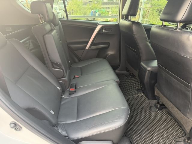 2017 RAV4 定速/摸們/電動椅/倒車顯影/原廠保養/IK免鑰駛/恆溫/ 國民神車  第12張相片