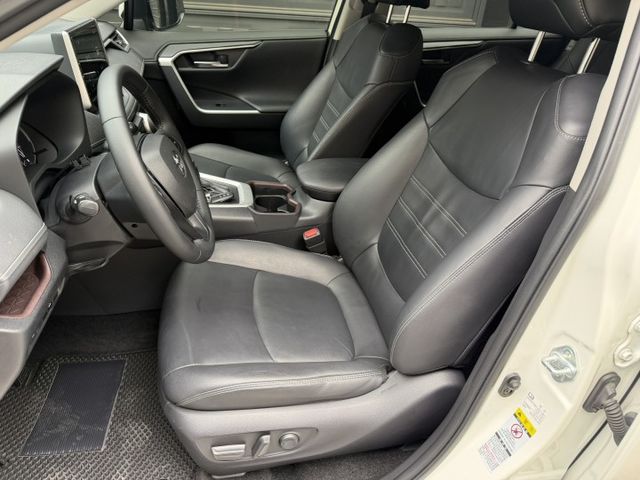 2019 RAV4 旗艦頂級版 ACC跟車/盲點偵測/摸們/電動尾門/360環景/雙前加熱座椅/電動/便宜  第12張相片