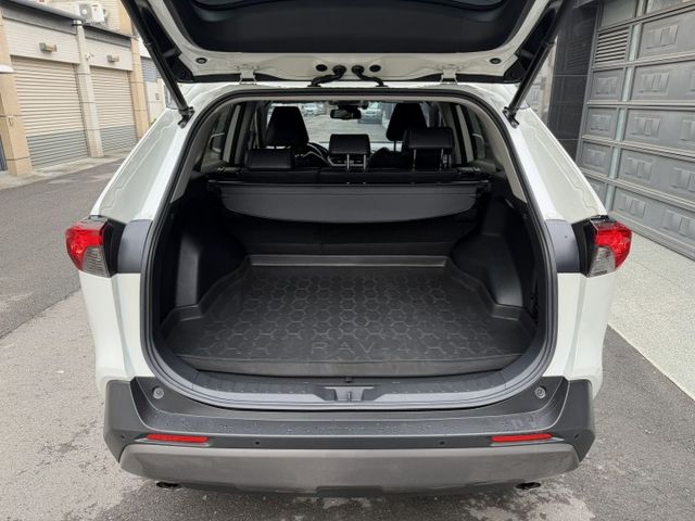 2019 RAV4 旗艦頂級版 ACC跟車/盲點偵測/摸們/電動尾門/360環景/雙前加熱座椅/電動/便宜  第18張相片