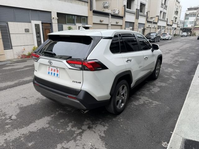 2019 RAV4 旗艦頂級版 ACC跟車/盲點偵測/摸們/電動尾門/360環景/雙前加熱座椅/電動/便宜  第20張相片