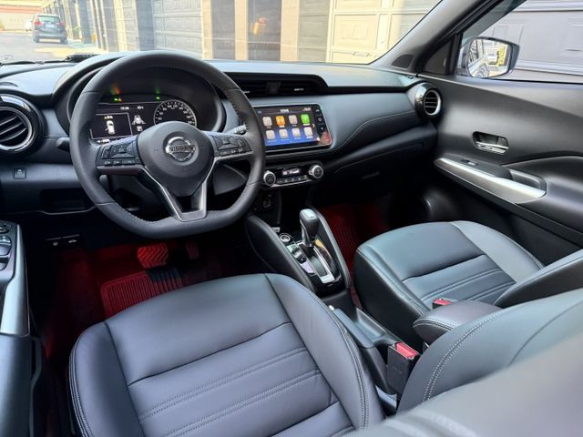 2018 KICKS 里程超級少 內裝猶如新車 定速/摸們/盲點/360環景/CARPLAY/抬頭顯示/超級便宜  第14張相片