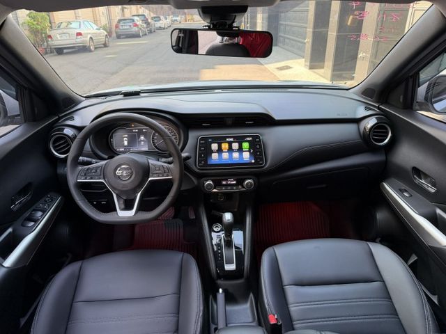 2018 KICKS 里程超級少 內裝猶如新車 定速/摸們/盲點/360環景/CARPLAY/抬頭顯示/超級便宜  第15張相片