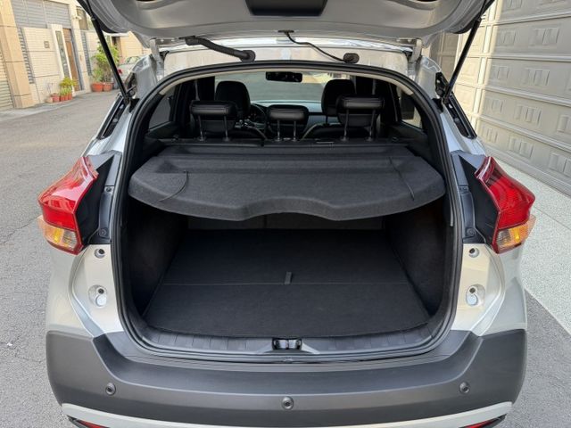 2018 KICKS 里程超級少 內裝猶如新車 定速/摸們/盲點/360環景/CARPLAY/抬頭顯示/超級便宜  第16張相片