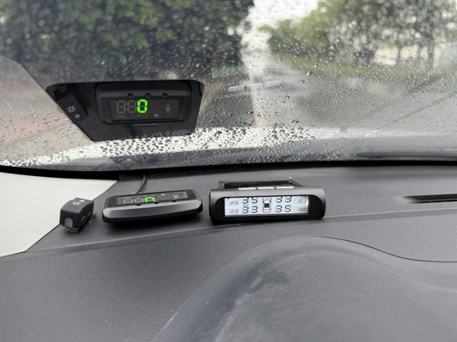 2014 Lancer iO版 鯊魚頭/大尾翼/升級安卓機/定速/換檔撥片/倒車顯影/恆溫/天窗/可全額貸款  第7張相片