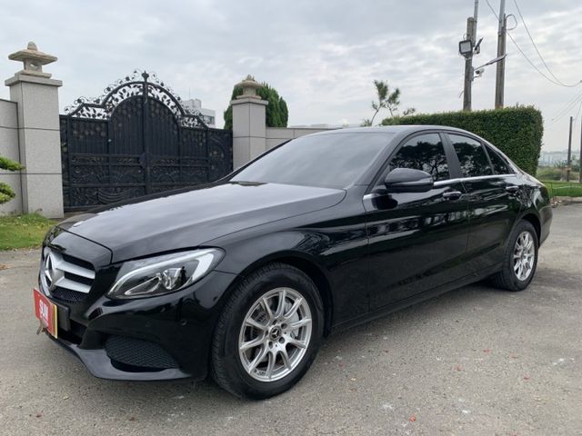 2017年 C250 W205 質感沒話說   基本滿 原鈑件  第1張相片