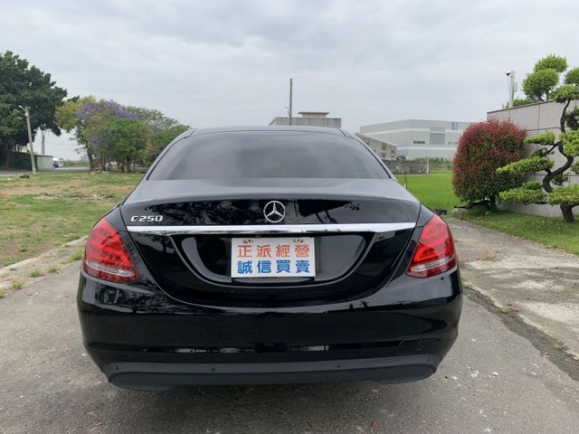 2017年 C250 W205 質感沒話說   基本滿 原鈑件  第4張相片